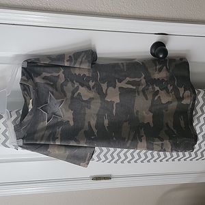 BiBi camo star detail top